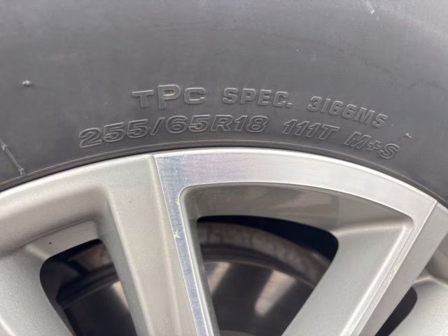 2023 Silver Sage Metallic Chevrolet Traverse LT AWD SUV