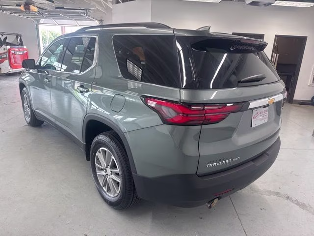 2023 Silver Sage Metallic Chevrolet Traverse LT AWD SUV