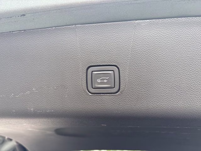 2023 Silver Sage Metallic Chevrolet Traverse LT AWD SUV
