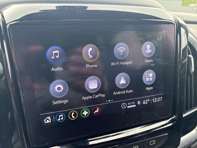 2023 Silver Sage Metallic Chevrolet Traverse LT AWD SUV