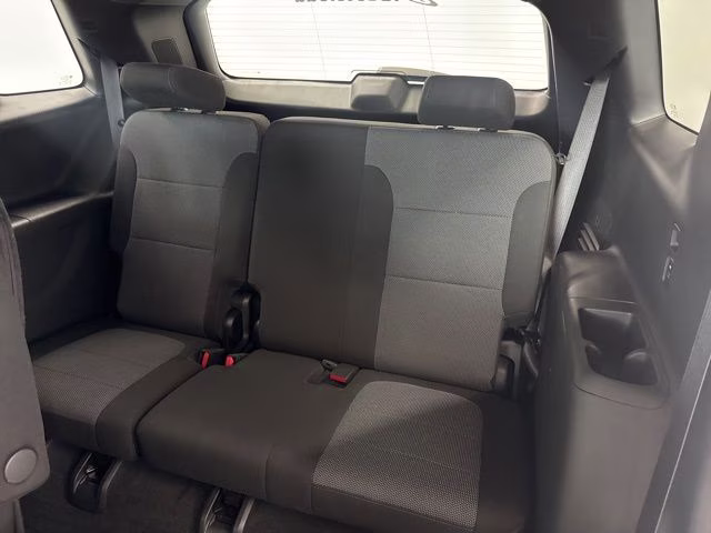 2023 Silver Sage Metallic Chevrolet Traverse LT AWD SUV