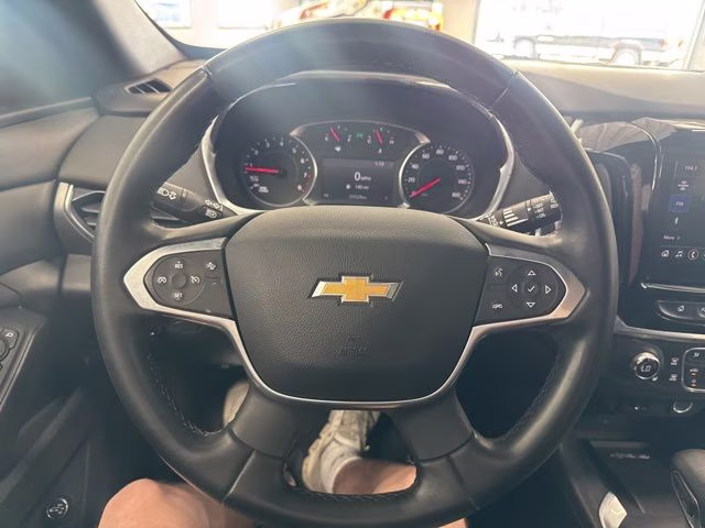 2023 Silver Sage Metallic Chevrolet Traverse LT AWD SUV