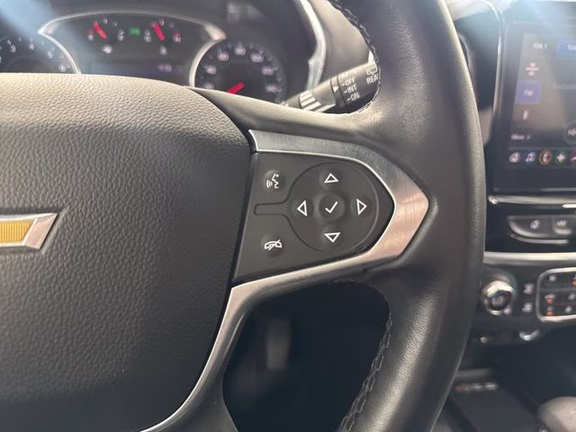 2023 Silver Sage Metallic Chevrolet Traverse LT AWD SUV