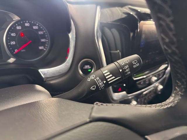 2023 Silver Sage Metallic Chevrolet Traverse LT AWD SUV