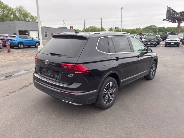 2018 Deep Black Pearl Metallic Volkswagen Tiguan 2.0T SEL AWD SUV