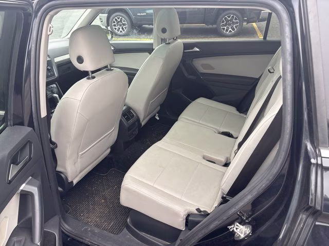 2018 Deep Black Pearl Metallic Volkswagen Tiguan 2.0T SEL AWD SUV