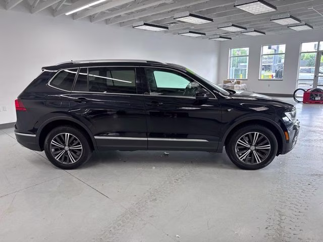 2018 Deep Black Pearl Metallic Volkswagen Tiguan 2.0T SEL AWD SUV