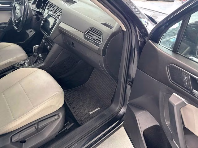 2018 Deep Black Pearl Metallic Volkswagen Tiguan 2.0T SEL AWD SUV