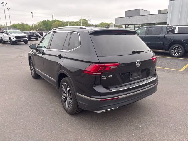 2018 Deep Black Pearl Metallic Volkswagen Tiguan 2.0T SEL AWD SUV