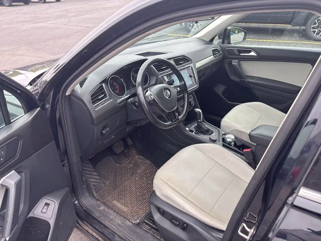 2018 Deep Black Pearl Metallic Volkswagen Tiguan 2.0T SEL AWD SUV