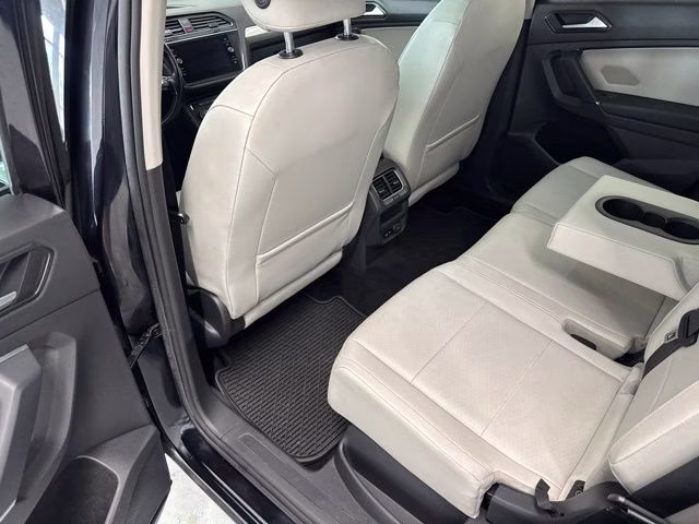 2018 Deep Black Pearl Metallic Volkswagen Tiguan 2.0T SEL AWD SUV