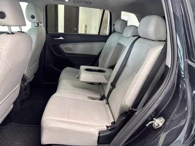 2018 Deep Black Pearl Metallic Volkswagen Tiguan 2.0T SEL AWD SUV