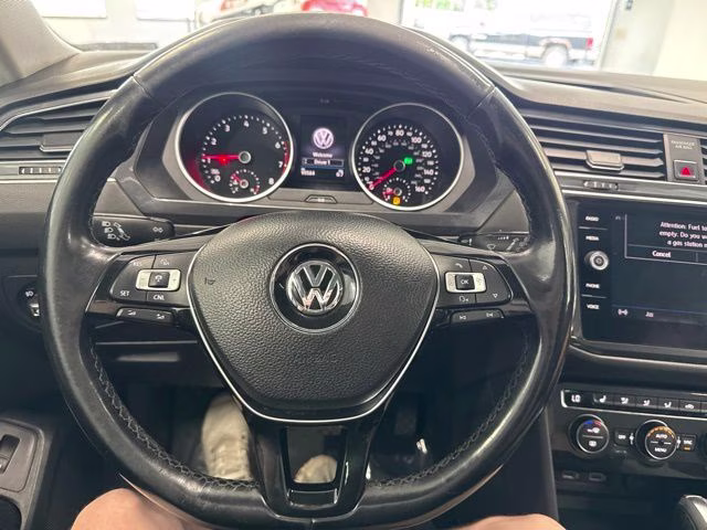 2018 Deep Black Pearl Metallic Volkswagen Tiguan 2.0T SEL AWD SUV