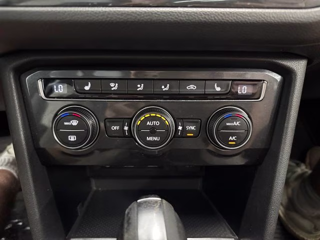 2018 Deep Black Pearl Metallic Volkswagen Tiguan 2.0T SEL AWD SUV