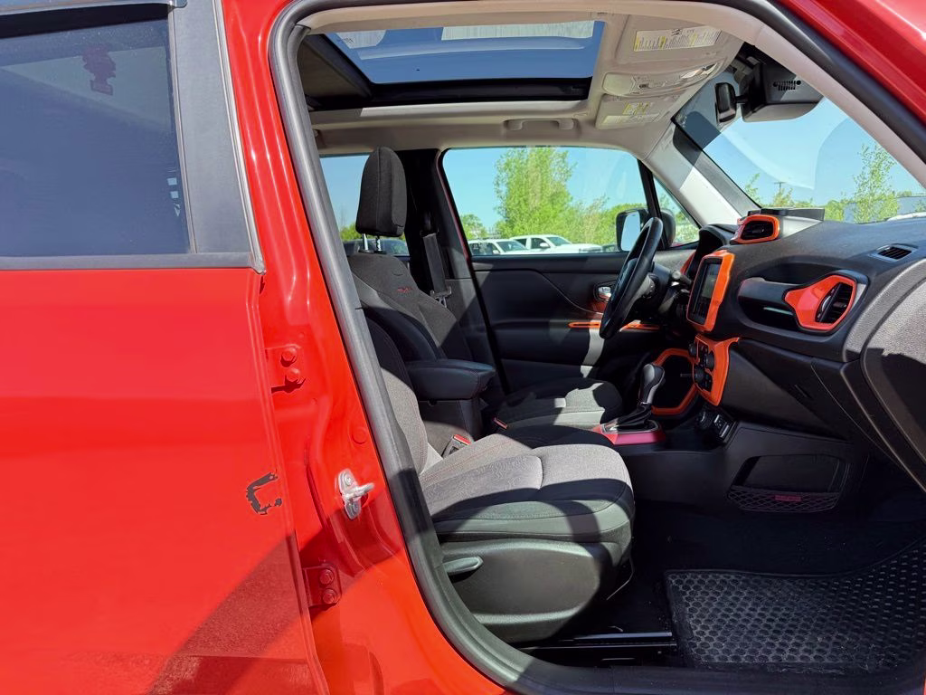 2021 Omaha Orange Clearcoat Jeep Renegade Trailhawk 4X4 SUV