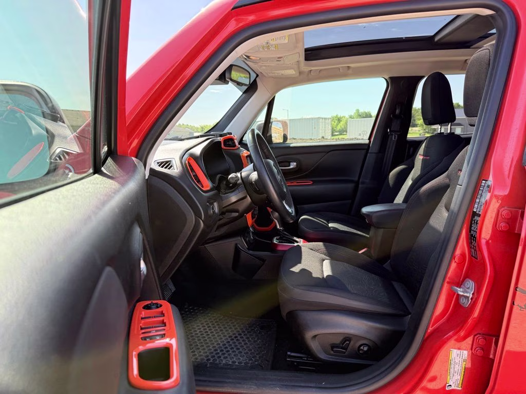 2021 Omaha Orange Clearcoat Jeep Renegade Trailhawk 4X4 SUV