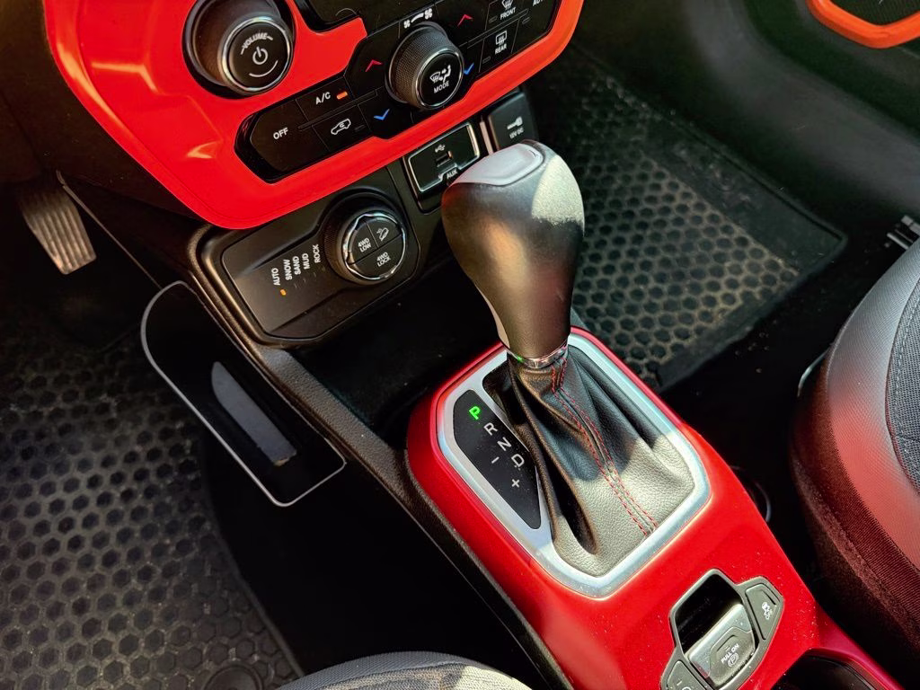 2021 Omaha Orange Clearcoat Jeep Renegade Trailhawk 4X4 SUV