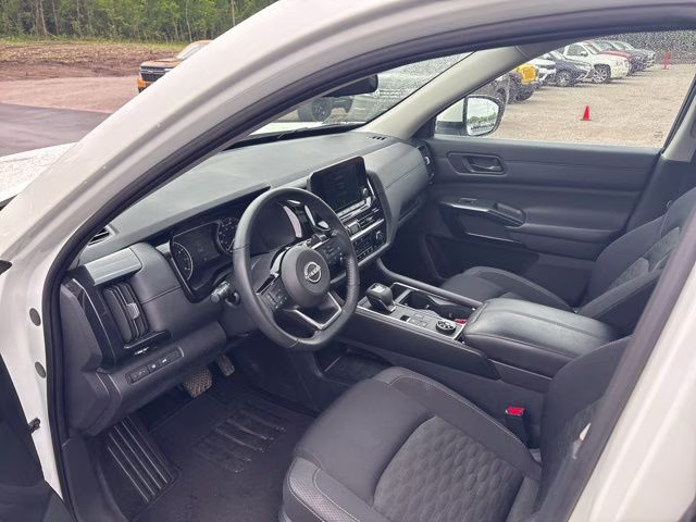 2023 Pearl White Tricoat Nissan Pathfinder SV 4X4 SUV