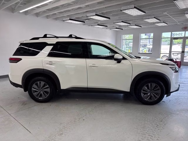 2023 Pearl White Tricoat Nissan Pathfinder SV 4X4 SUV
