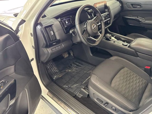 2023 Pearl White Tricoat Nissan Pathfinder SV 4X4 SUV