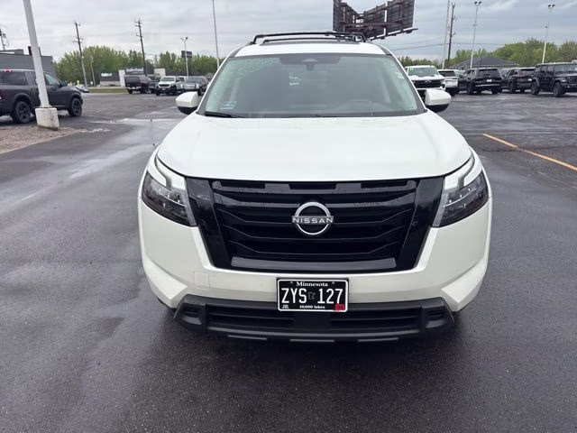 2023 Pearl White Tricoat Nissan Pathfinder SV 4X4 SUV