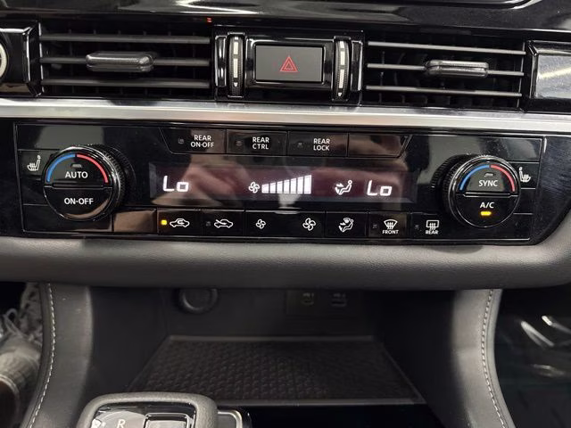 2023 Pearl White Tricoat Nissan Pathfinder SV 4X4 SUV