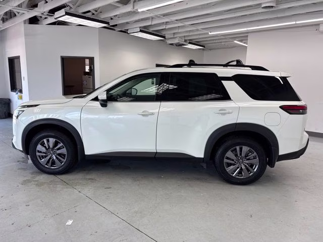 2023 Pearl White Tricoat Nissan Pathfinder SV 4X4 SUV