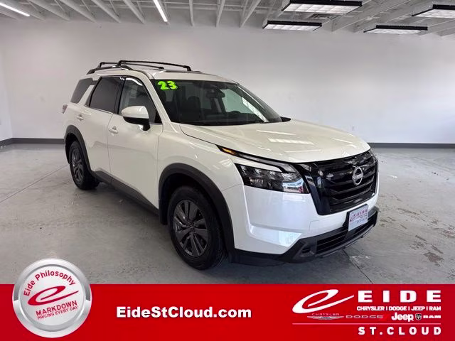2023 Pearl White Tricoat Nissan Pathfinder SV 4X4 SUV