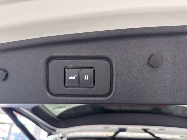 2023 Pearl White Tricoat Nissan Pathfinder SV 4X4 SUV