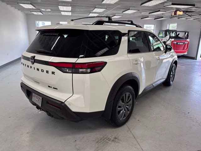 2023 Pearl White Tricoat Nissan Pathfinder SV 4X4 SUV