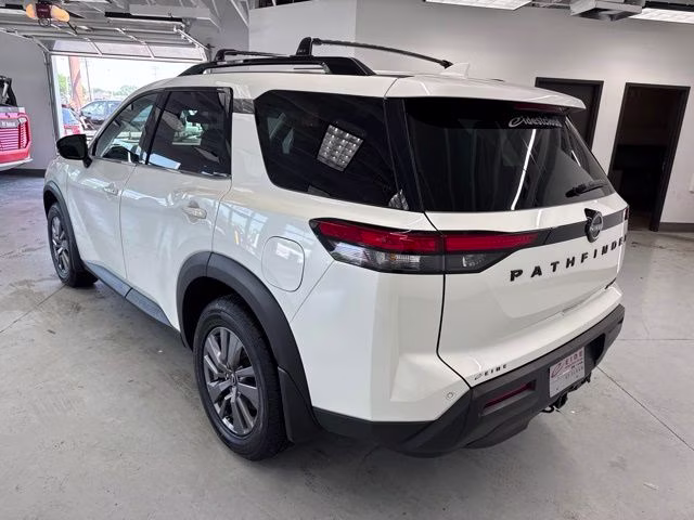 2023 Pearl White Tricoat Nissan Pathfinder SV 4X4 SUV