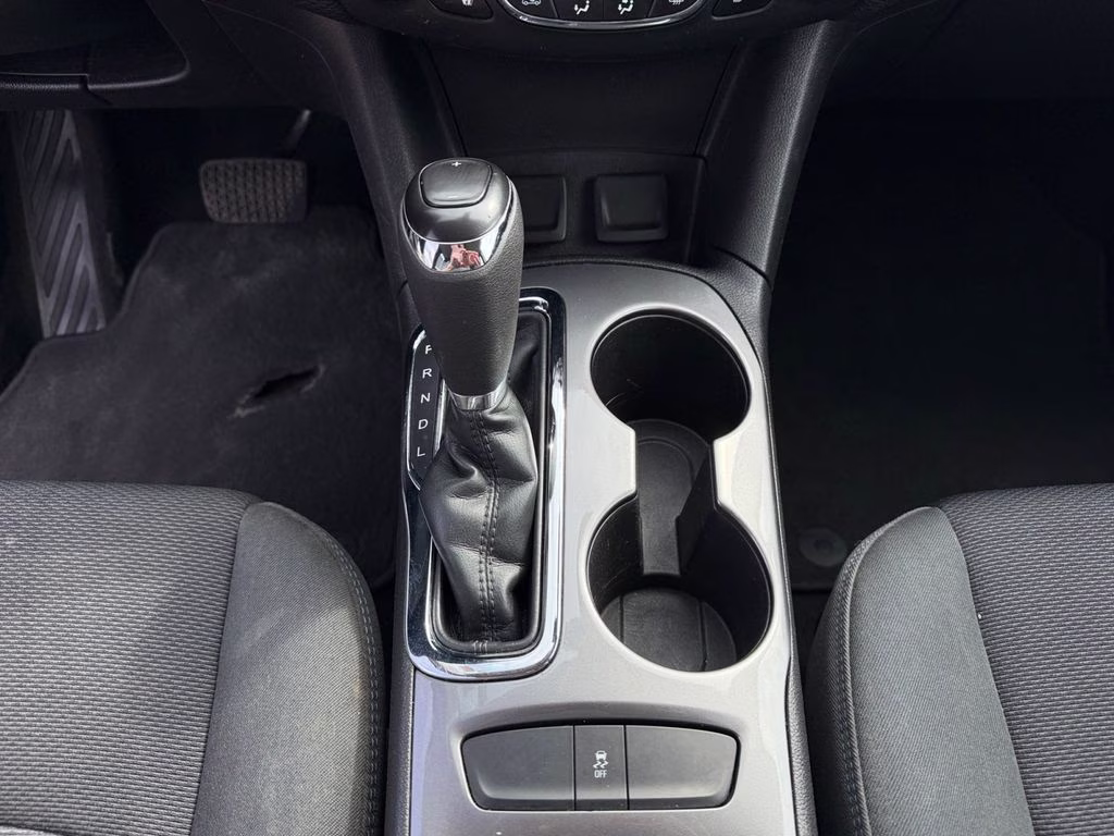 2017 Kinetic Blue Metallic Chevrolet Cruze LT FWD Hatchback