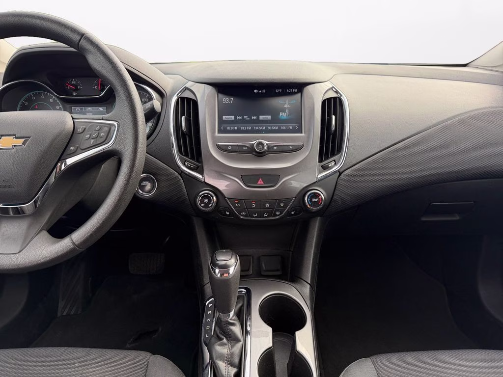 2017 Kinetic Blue Metallic Chevrolet Cruze LT FWD Hatchback