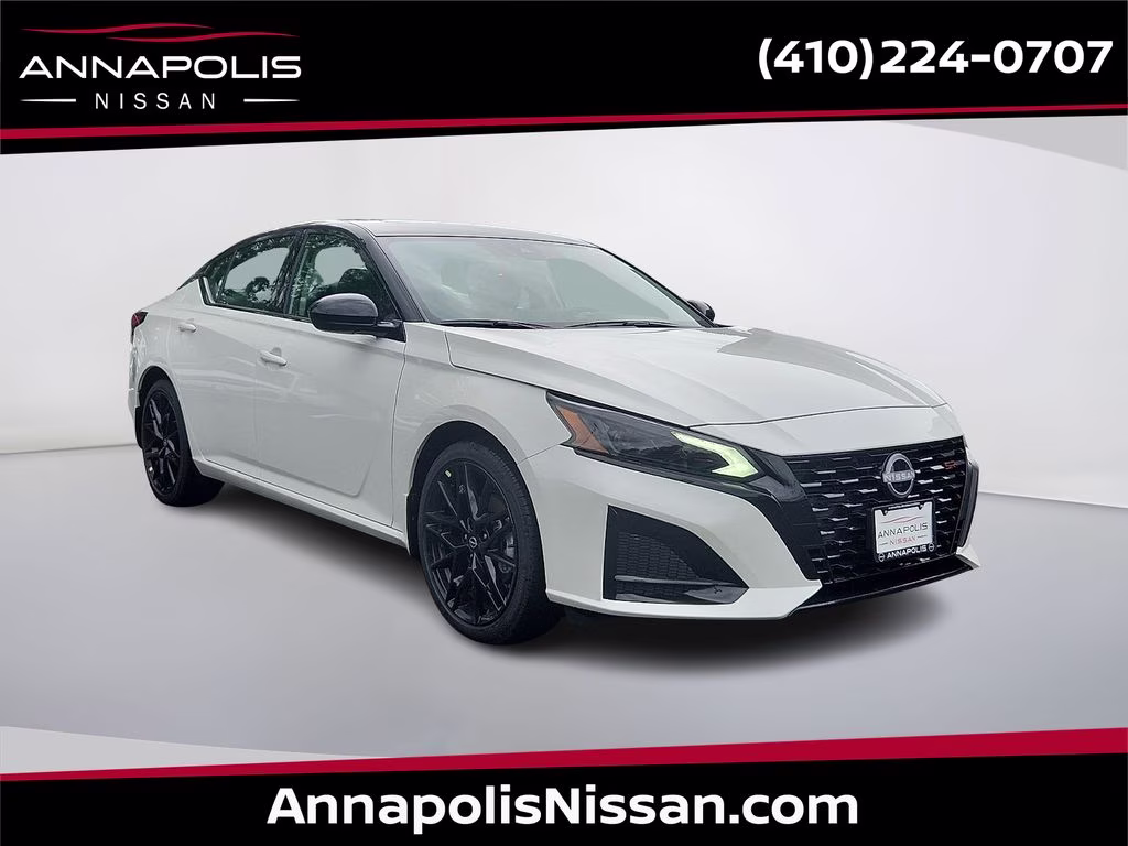 2026 Pearl White/Super Black Nissan Altima 2.5 SR FWD Sedan