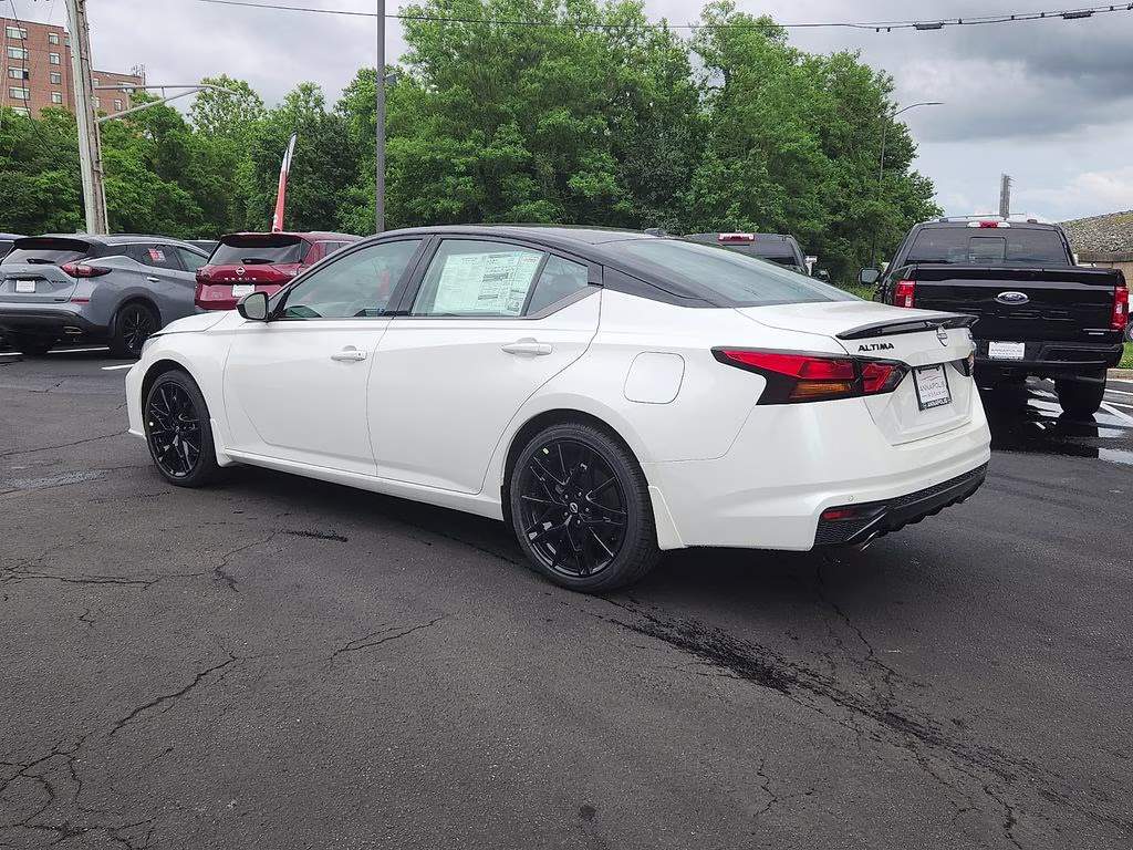 2026 Pearl White/Super Black Nissan Altima 2.5 SR FWD Sedan