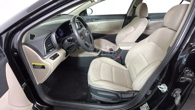 2017 Phantom Black Hyundai Elantra SE FWD Sedan