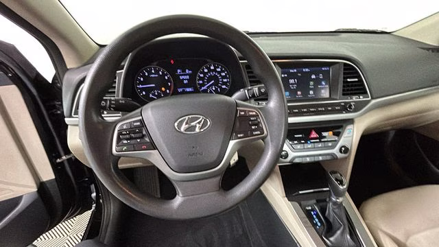 2017 Phantom Black Hyundai Elantra SE FWD Sedan