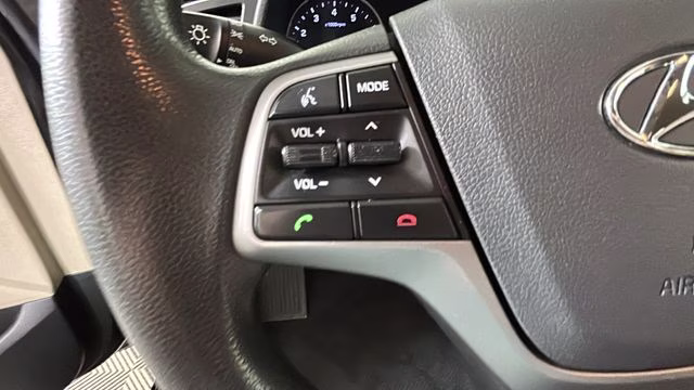 2017 Phantom Black Hyundai Elantra SE FWD Sedan