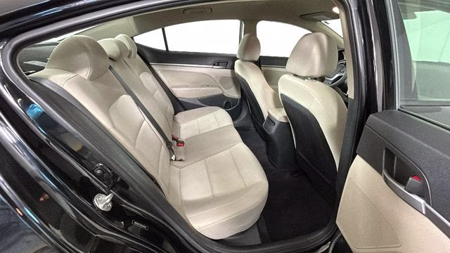 2017 Phantom Black Hyundai Elantra SE FWD Sedan