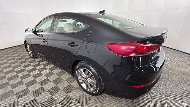 2017 Phantom Black Hyundai Elantra SE FWD Sedan
