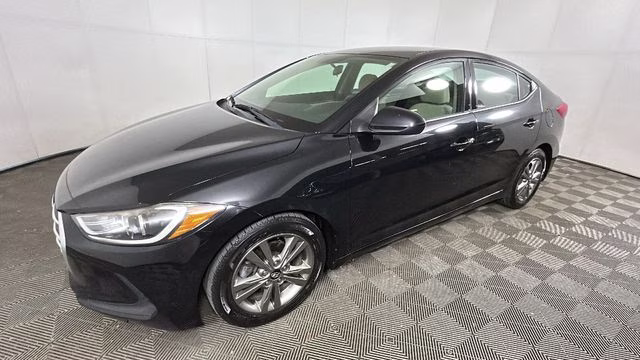 2017 Phantom Black Hyundai Elantra SE FWD Sedan