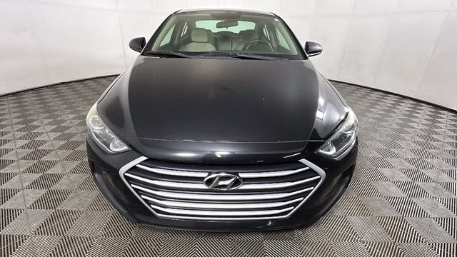 2017 Phantom Black Hyundai Elantra SE FWD Sedan