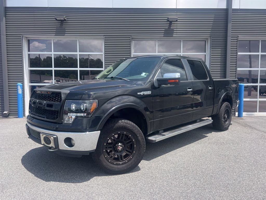2011 Black Ford F-150 Lariat 4X4 Truck