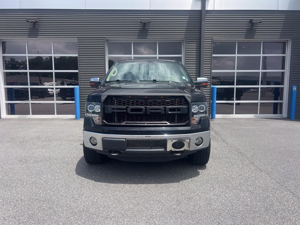 2011 Black Ford F-150 Lariat 4X4 Truck