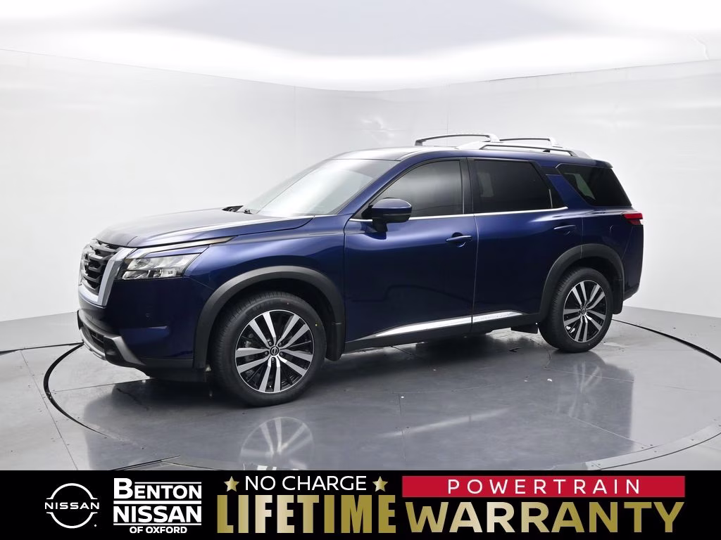 2025 Nissan Pathfinder Platinum 2WD's photo