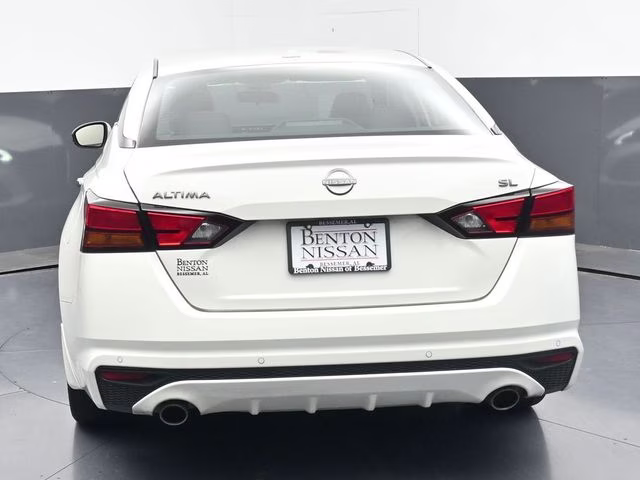 2025 Pearl White Tricoat Nissan Altima 2.5 SL FWD Sedan