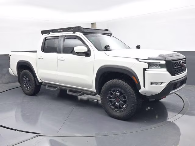 2023 Glacier White Nissan Frontier PRO-4X 4X4 Truck