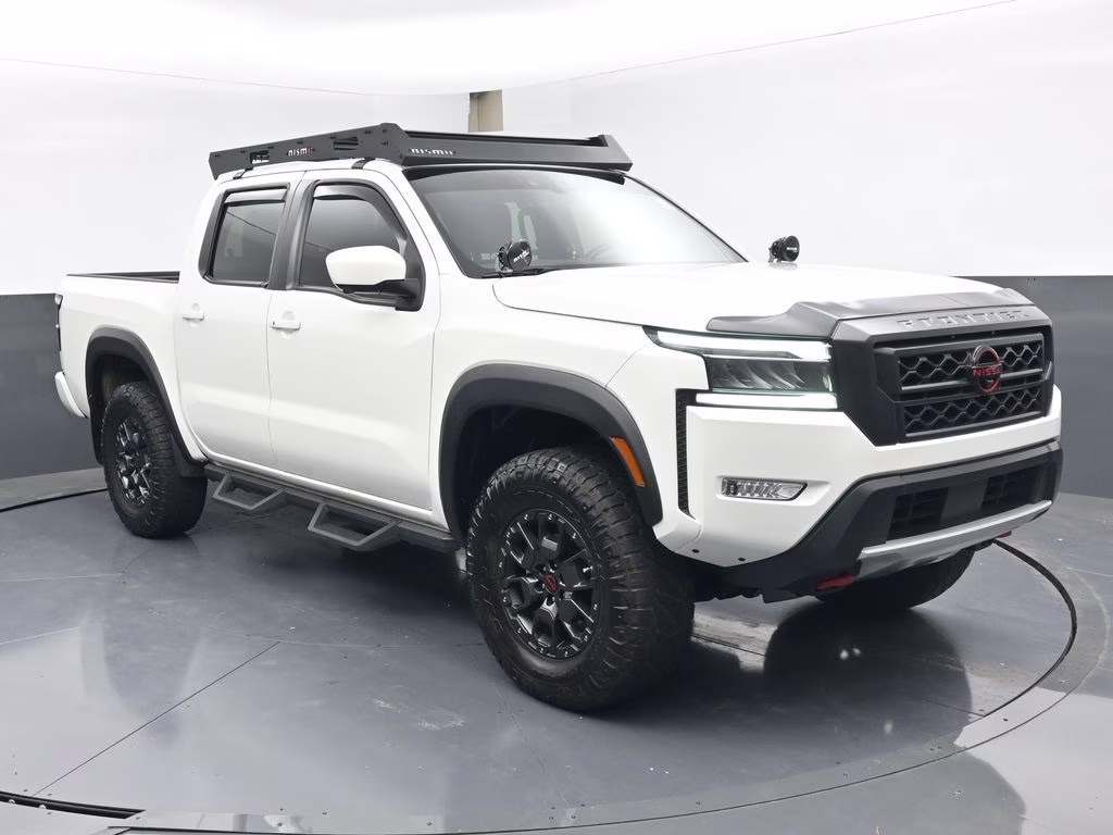 2023 Glacier White Nissan Frontier PRO-4X 4X4 Truck