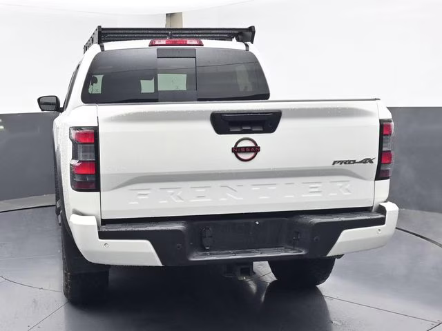 2023 Glacier White Nissan Frontier PRO-4X 4X4 Truck