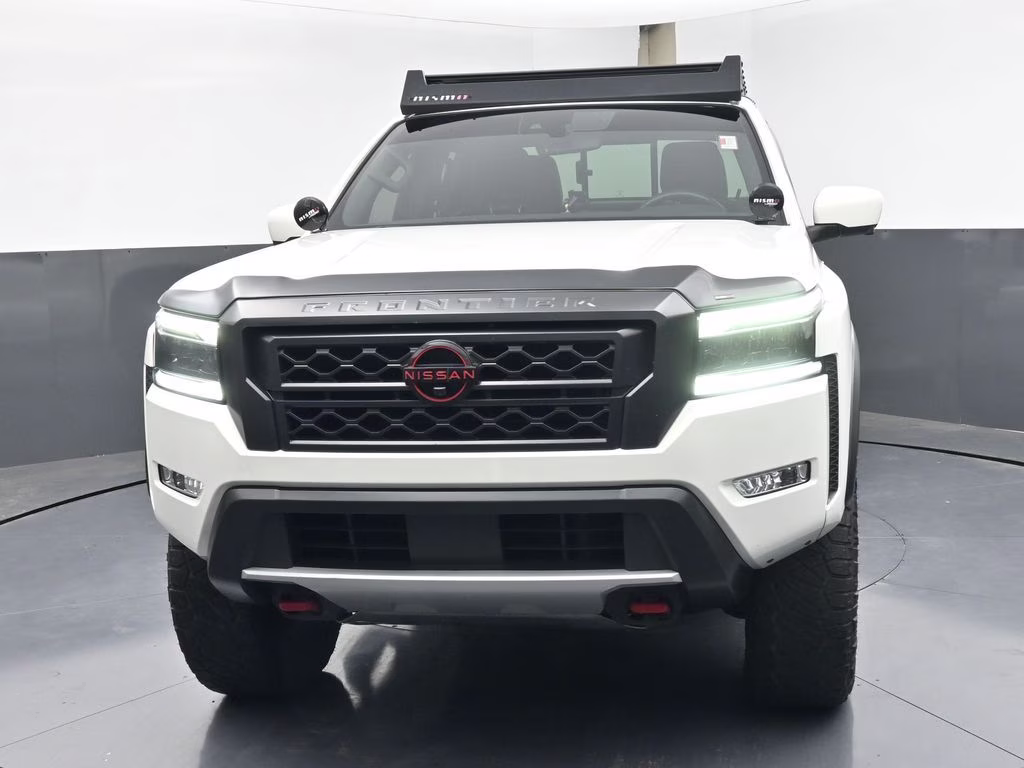 2023 Glacier White Nissan Frontier PRO-4X 4X4 Truck